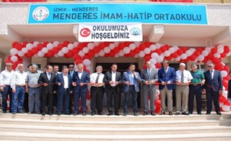 AK Partili Dağ Menderes'te okul açtı